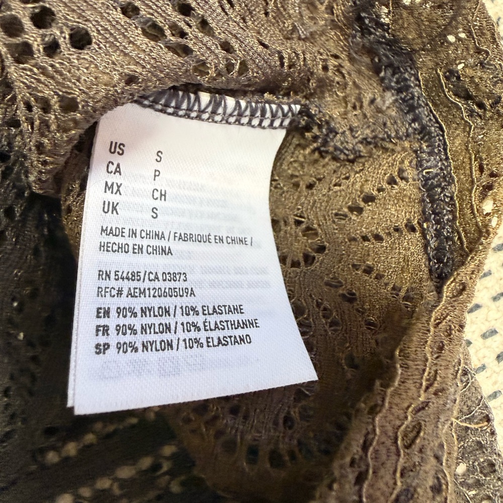 🔥3/$18 AEO Brown Ombré Lace Babydoll Top - Picture 4 of 4